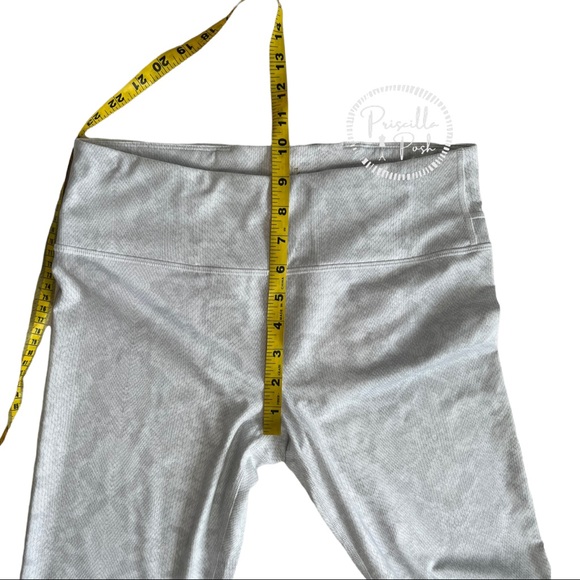 NWT Varley Crenshaw Legging Tight White Snake White Grey Python Animal Print - Picture 8 of 11